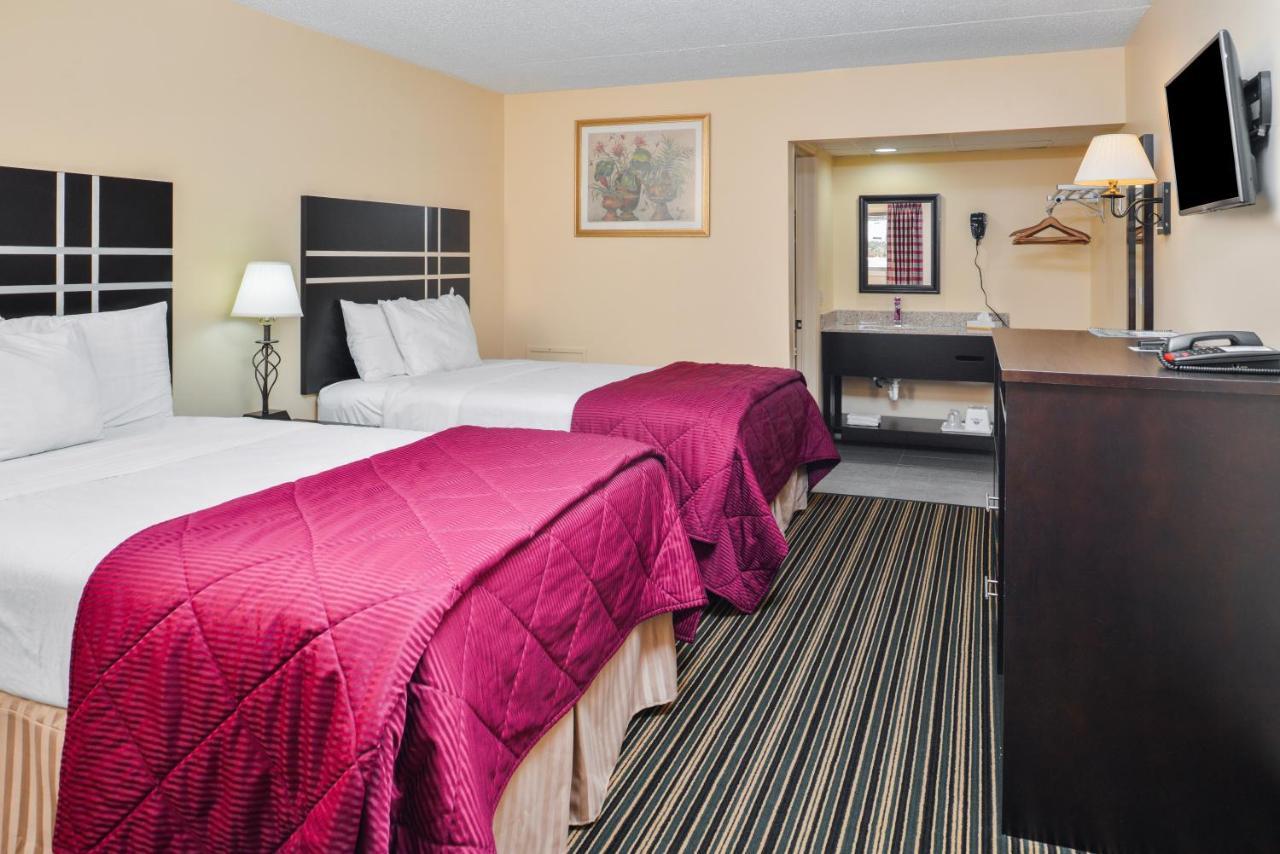 Soudersburg Inn & Suites Lancaster Ronks Exterior foto