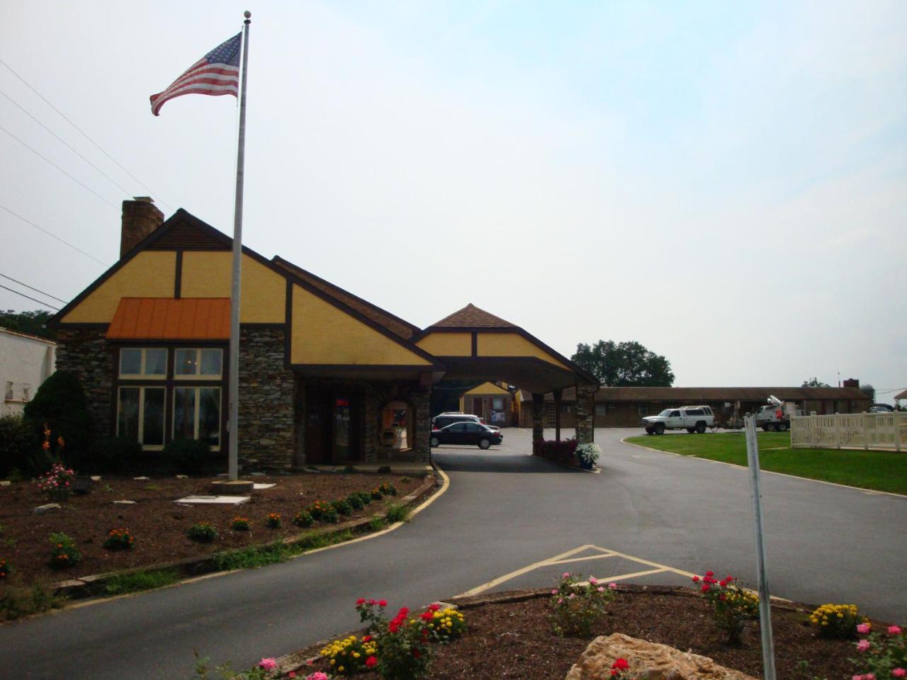 Soudersburg Inn & Suites Lancaster Ronks Exterior foto