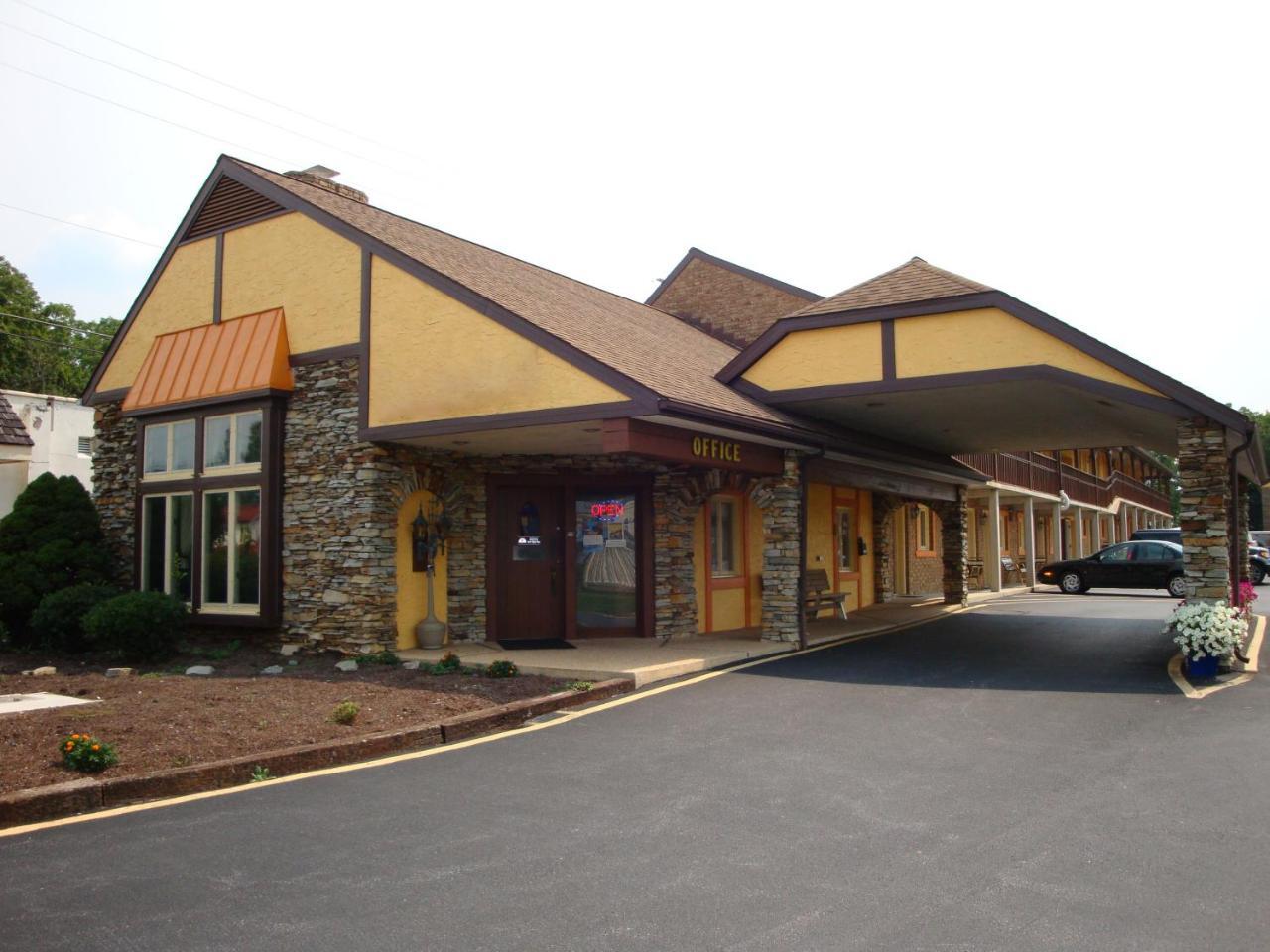 Soudersburg Inn & Suites Lancaster Ronks Exterior foto